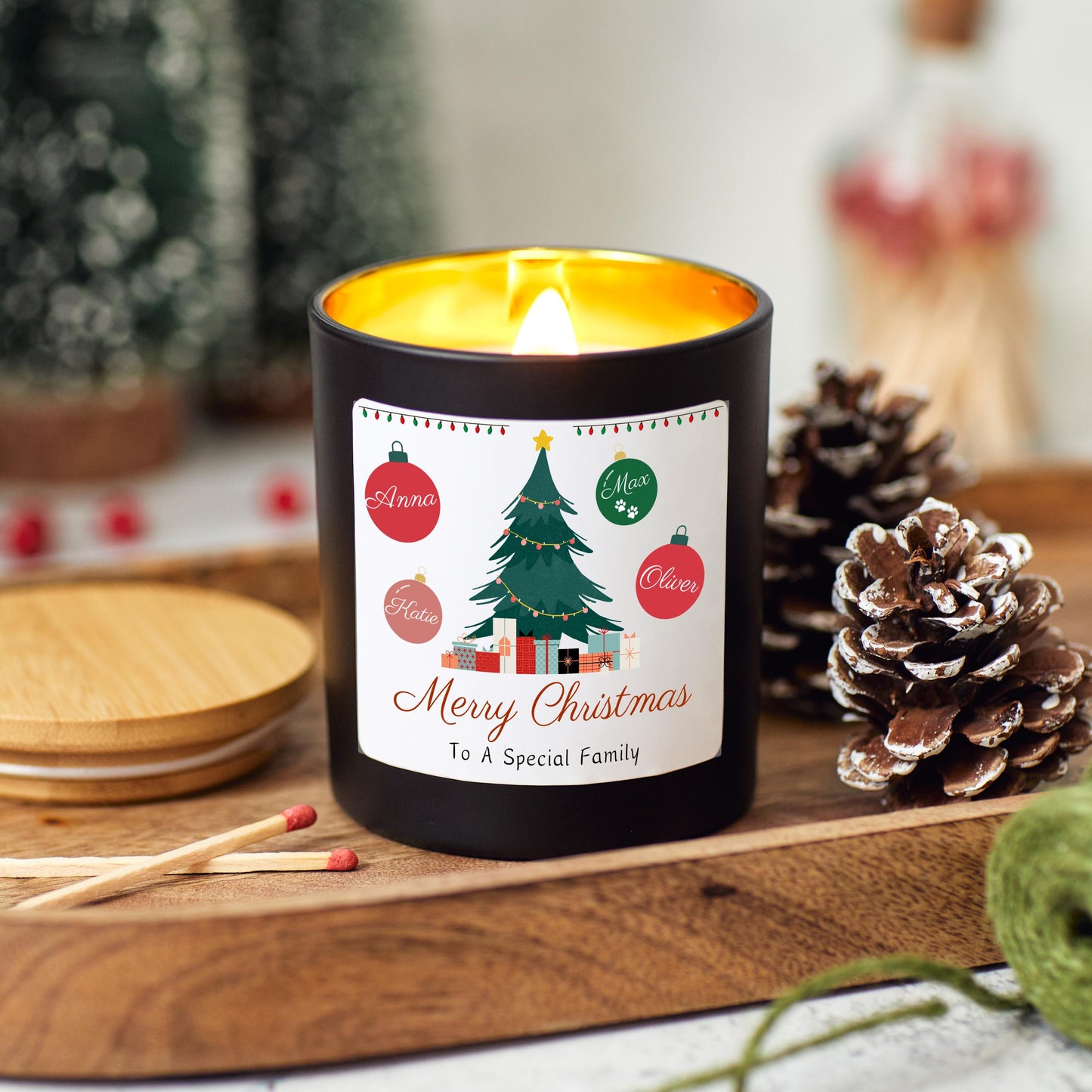 Personalised Christmas Tree Candle, Merry Christmas to a Special Family, Custom Family Names, Xmas Present for Couple with Family Baubles, Sister Family Gift, Brother Family Candle