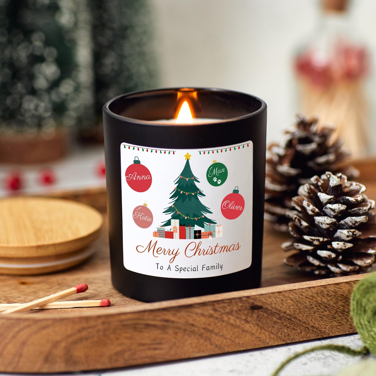Personalised Christmas Tree Candle, Merry Christmas to a Special Family, Custom Family Names, Xmas Present for Couple with Family Baubles, Sister Family Gift, Brother Family Candle