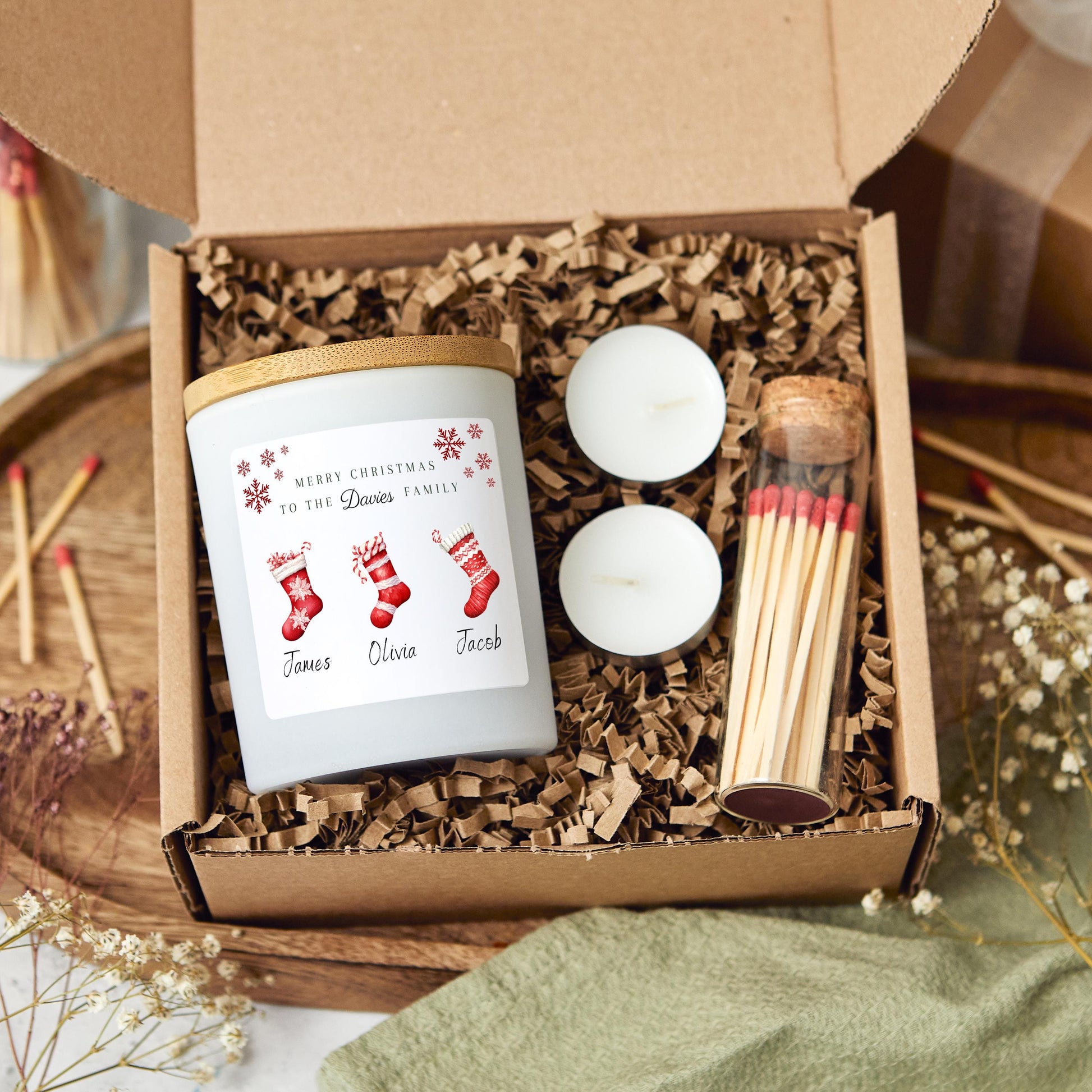 Personalised Christmas Candle Gift for Family, Custom Candle for Mum & Dad, Merry Christmas to a Special Family, Stocking Filler Present
